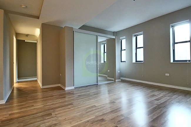 13 W Randolph St in Chicago, IL - Building Photo - Building Photo