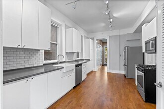 1102 N Wolcott Ave in Chicago, IL - Building Photo - Building Photo