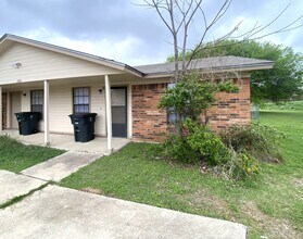 4800 Rainbow Cir, Unit B in Killeen, TX - Building Photo - Building Photo