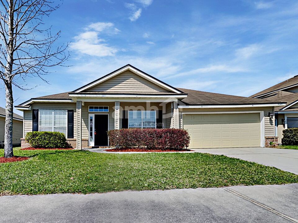 9249 Prosperity Lake Dr in Jacksonville, FL - Foto de edificio