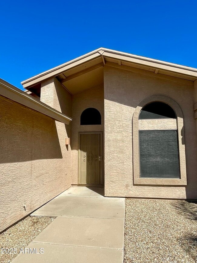 6502 W Paradise Ln in Glendale, AZ - Building Photo - Building Photo