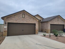 134 Stacy Ln in Canyon Lake, TX - Building Photo