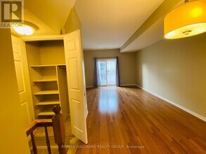 338 London Terrace in Ottawa, ON - Building Photo - Building Photo