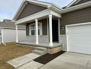12917 S 66th Ave in Papillion, NE - Building Photo - Building Photo
