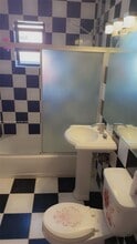 1330 NE 153rd St in North Miami Beach, FL - Building Photo - Building Photo