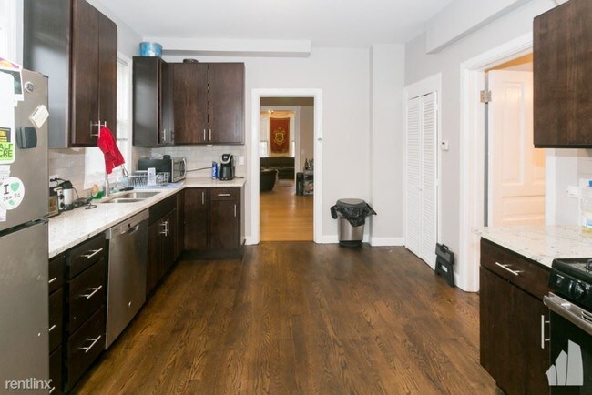 1148 W Addison St-Unit -# 2C in Chicago, IL - Foto de edificio - Building Photo