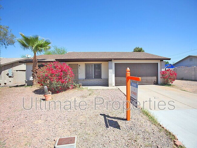 property at 4706 W Aire Libre Ave