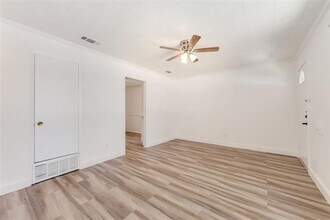 1412 Woodcrest Dr in Mesquite, TX - Building Photo - Building Photo