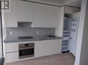 625-629-629 King St W in Toronto, ON - Building Photo - Building Photo