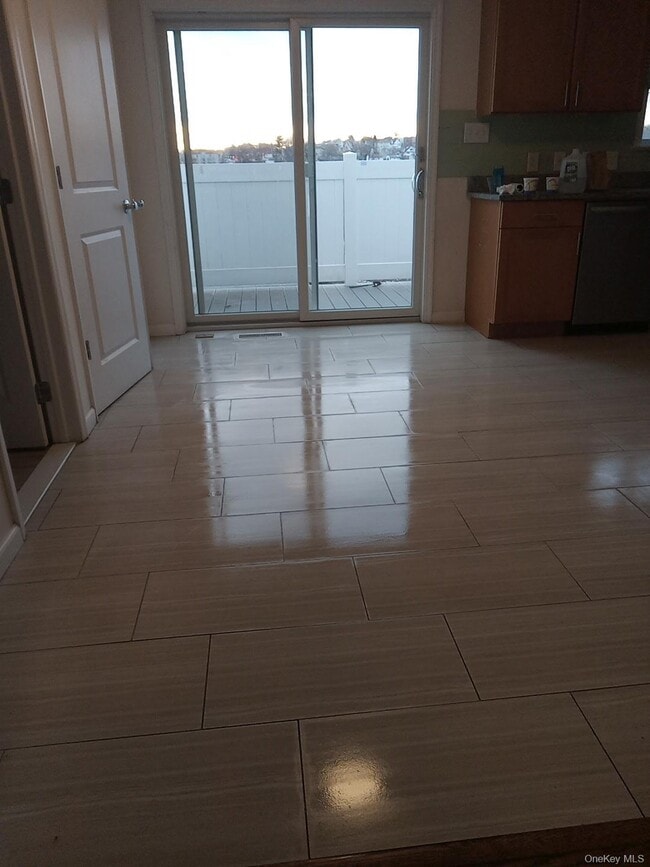 62 Gibson Pl in Yonkers, NY - Building Photo - Building Photo