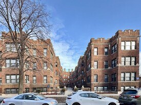 4426 N Wolcott Ave, Unit J02W in Chicago, IL - Building Photo