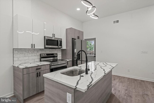 property at 1823 N Van Pelt St