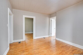 818 Bowen St in Oshkosh, WI - Building Photo - Building Photo