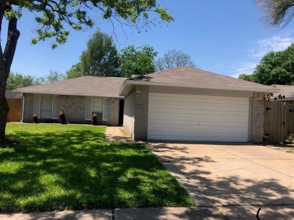 1811 Crosscoach Ln in Katy, TX - Foto de edificio