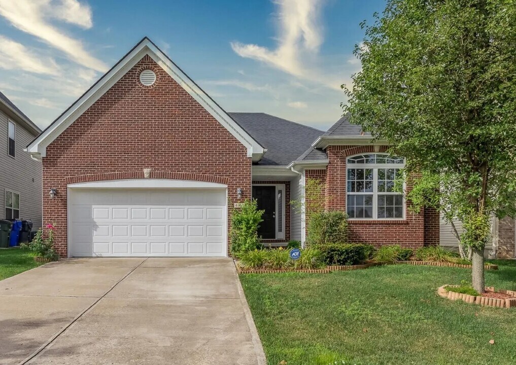 4657 Willman Way in Lexington, KY - Foto de edificio