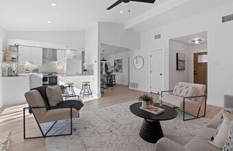 5506 Salem Walk Dr in Austin, TX - Building Photo - Building Photo