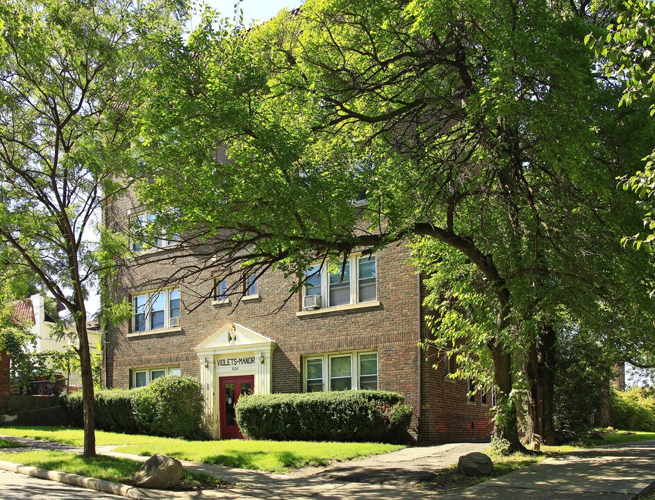 1690 Eddington Rd in Cleveland Heights, OH - Building Photo