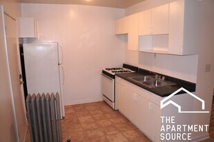 2332 N Spaulding Ave, Unit 1A in Chicago, IL - Building Photo