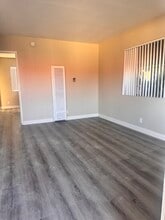 6110 Vineland Ave, Unit 1 in North Hollywood, CA - Foto de edificio - Building Photo