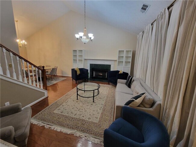 1002 Cedar Trce SW in Lilburn, GA - Building Photo - Building Photo