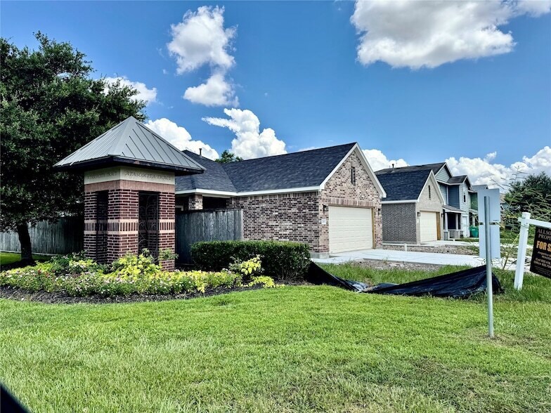 17454 Wigeon Way Dr in Humble, TX - Foto de edificio
