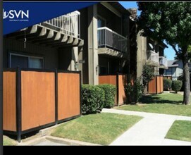 5978 E 33rd Ct in Tulsa, OK - Foto de edificio - Building Photo