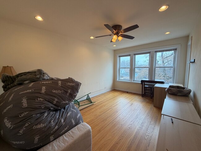 4621 N Rockwell St, Unit 3 in Chicago, IL - Building Photo - Building Photo