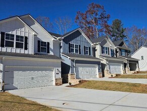 105 Chase Xing in Cornelia, GA - Building Photo - Building Photo