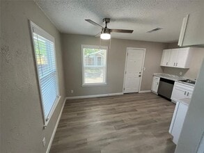7101 Bramlett Dr in Dallas, TX - Building Photo - Building Photo