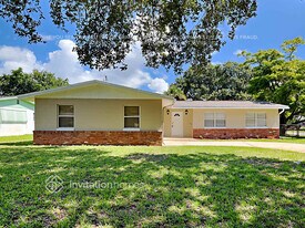 2240 Kansas St in Titusville, FL - Building Photo