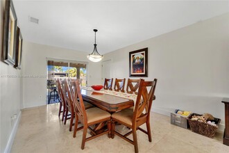 11522 SW 100th Ave in Miami, FL - Building Photo - Building Photo