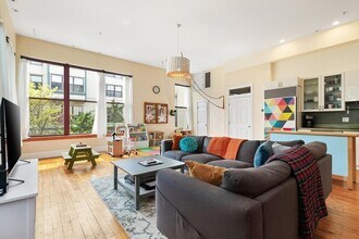 87 Brookside Ave, Unit C in Boston, MA - Building Photo - Building Photo
