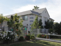 7506 Magnolia St in Riverside, CA - Foto de edificio - Building Photo