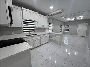 1122 Country Club Drive in Alamo, TX - Building Photo - Building Photo