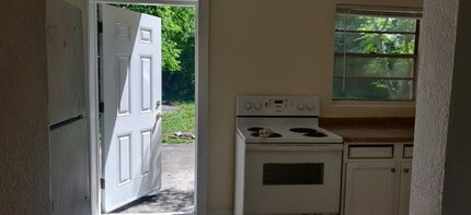 1119 Madison Ave in Daytona Beach, FL - Building Photo - Building Photo