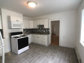 89 6th St, Unit 1 in Cambridge, MA - Building Photo - Building Photo
