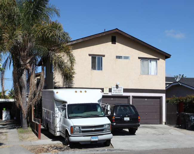 Grays Apartments in San Diego, CA - Building Photo - Building Photo