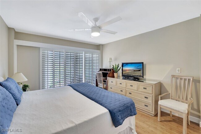 property at 1300 Gulf Shore Blvd N