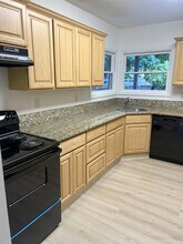 4662 Carman Dr in Lake Oswego, OR - Foto de edificio - Building Photo