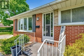 1017 Braeside St in Woodstock, ON - Building Photo - Building Photo