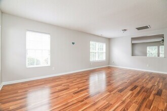 124 Georgetowne Dr in Clayton, NC - Foto de edificio - Building Photo