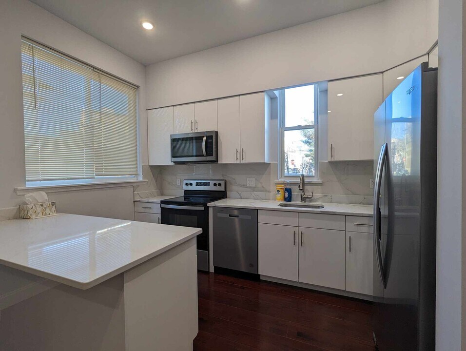 1315 Ridge Ave, Unit 801 in Philadelphia, PA - Building Photo