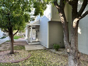 2080 S Josephine St in Denver, CO - Building Photo - Building Photo