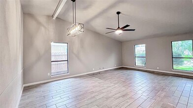 16822 Macleish Dr in Houston, TX - Foto de edificio - Building Photo