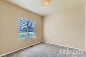 688 Arches Ct in Berthoud, CO - Building Photo - Building Photo