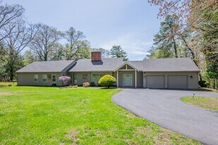 23 Vine Hill Rd in Farmington, CT - Building Photo