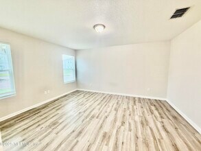 9109 Western Way in Jacksonville, FL - Building Photo - Building Photo