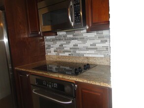 1 Renaissance Way-Unit -108 in Boynton Beach, FL - Building Photo - Building Photo