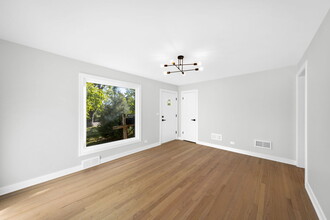 1552 McCraren Rd in Highland Park, IL - Foto de edificio - Building Photo
