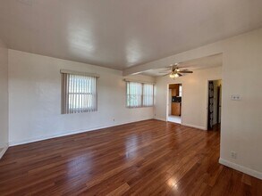962 1/2-633 W Glenoaks Blvd in Glendale, CA - Building Photo - Building Photo